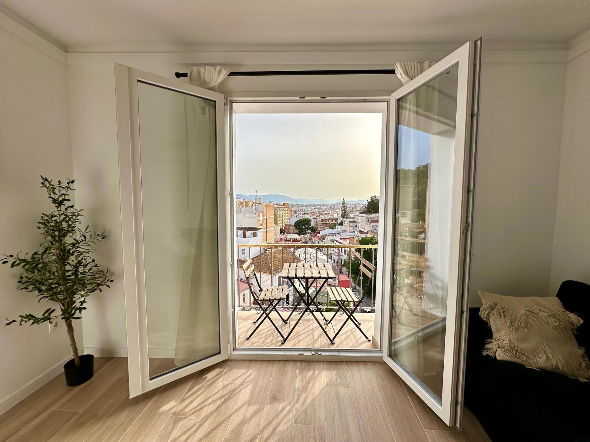 Atico Con Solarium Y Bbq Cerca Del Centro 6 Pax Apartment มาลากา ภายนอก รูปภาพ
