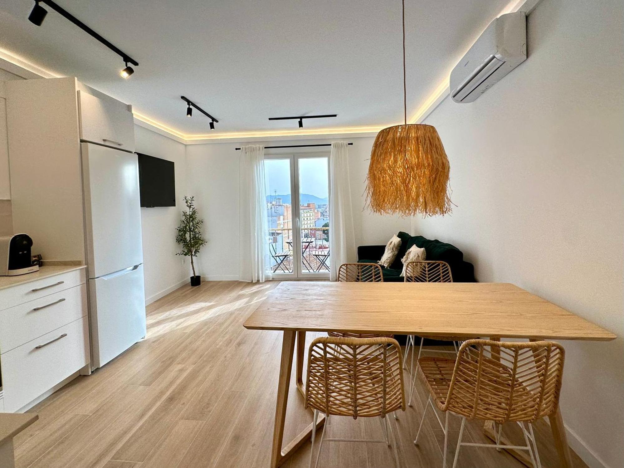 Atico Con Solarium Y Bbq Cerca Del Centro 6 Pax Apartment มาลากา ภายนอก รูปภาพ